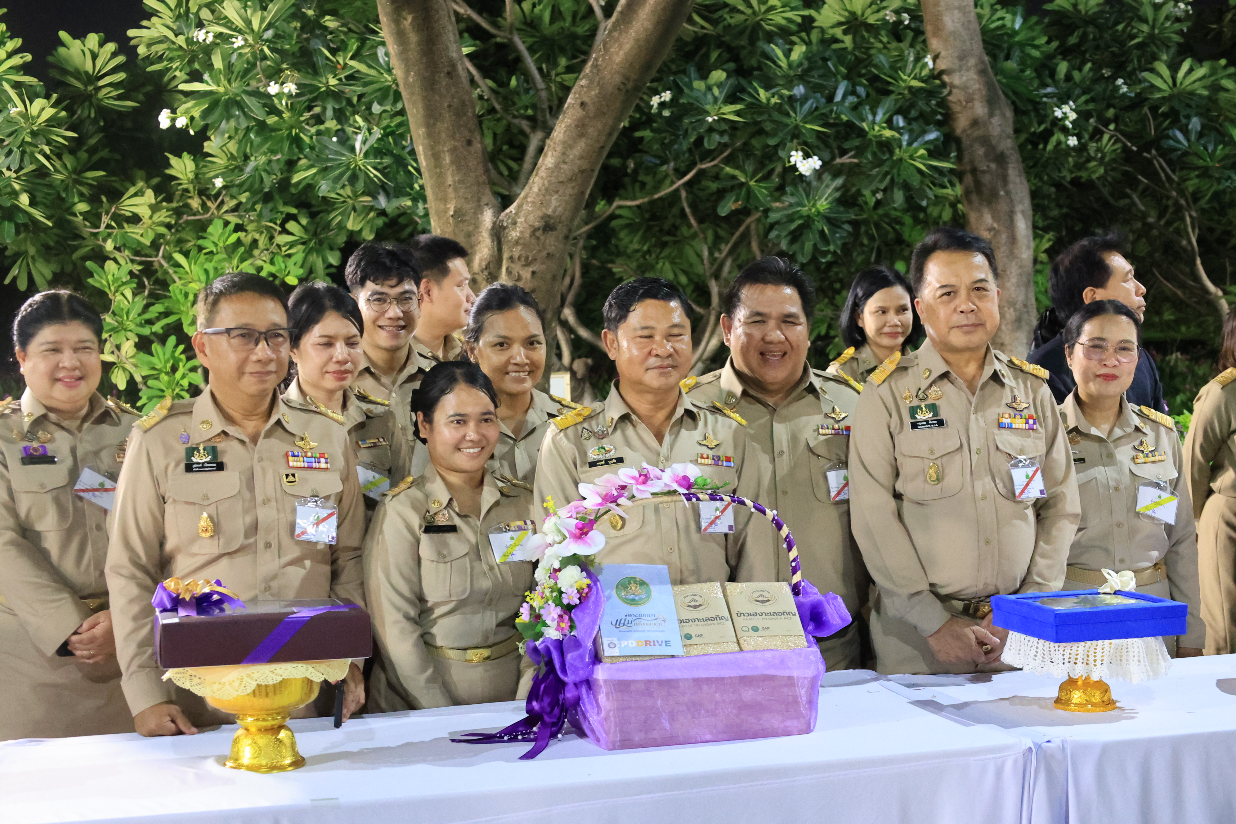 title - สำนักงานการปฏิรูปที่ดินเพื่อเกษตรกรรม ร่วมเฝ้าฯ รับเสด็จ สมเด็จพระกนิษฐาธิราชเจ้า กรมสมเด็จพระเทพรัตนราชสุดา ฯ สยามบรมราชกุมารี เสด็จพระราชดำเนินไปทรงเปิดงาน “สีสรรพรรณไม้ เทิดไท้บรมราชินีนาถ”